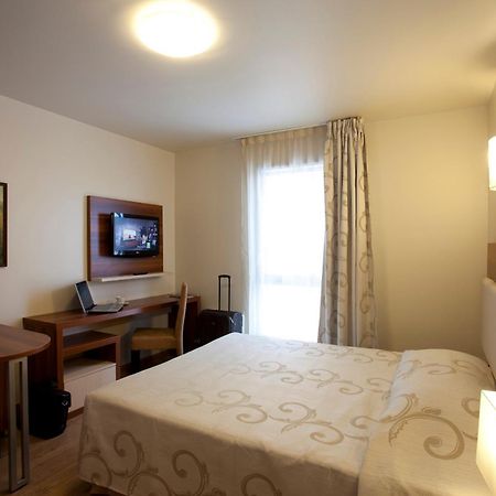 Villa Val Senart 1Ere Avenue Quincy-sous-Sénart Quarto foto
